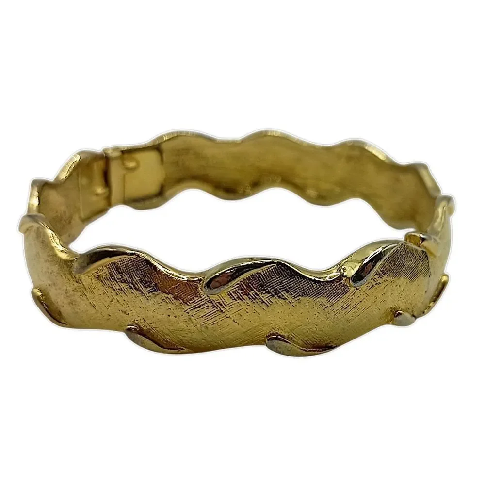 Vintage Clamper Bracelet Bangle Cuff Wave Crown Design Gold Tone Baroque Regency